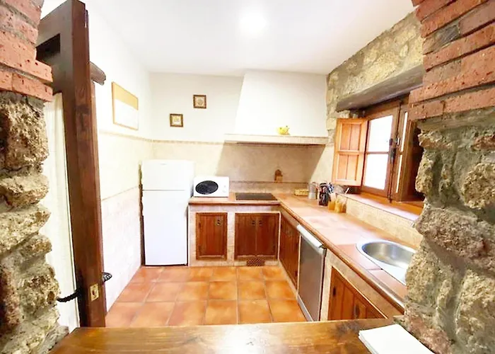 Virgen De La Cabeza Rural House * Valencia de Alcántara